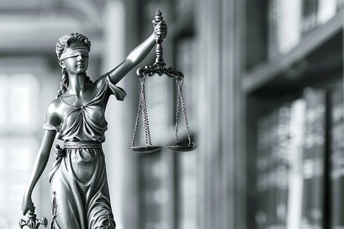 © Png - Video - Photo - stock.adobe.com Foto: Statue von Justitia